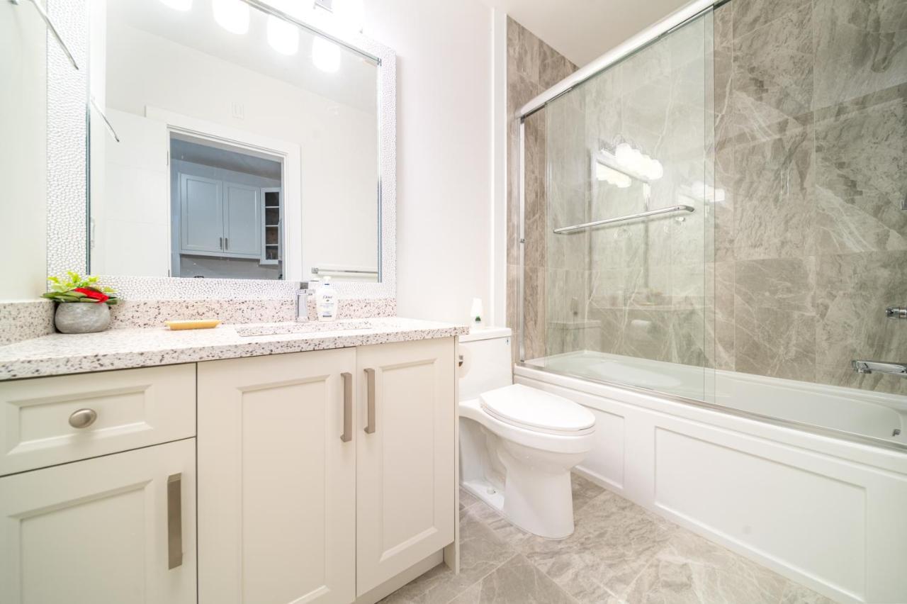 Sun Suite Surrey Bagian luar foto