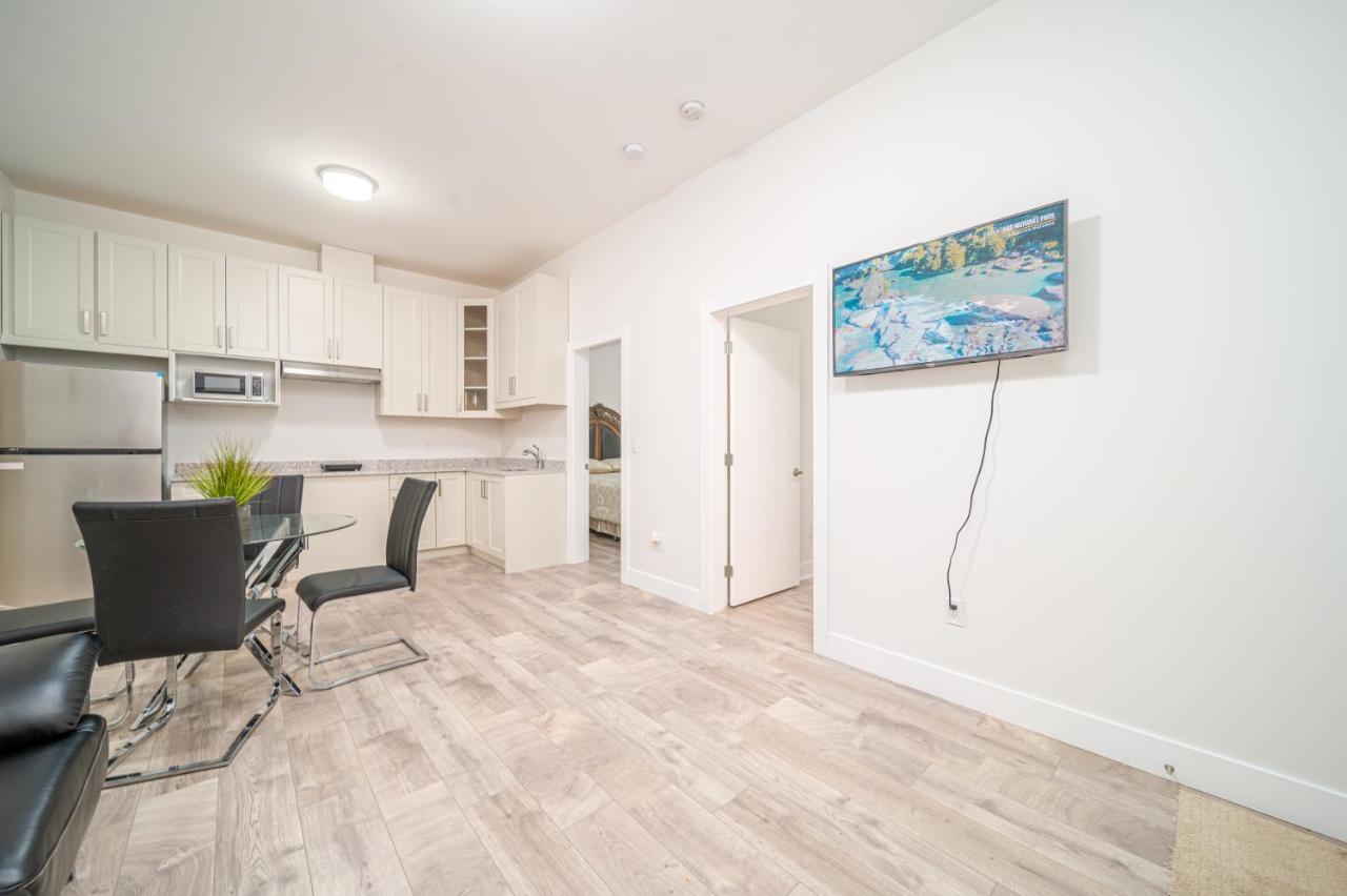 Sun Suite Surrey Bagian luar foto