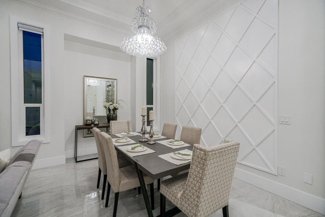 Sun Suite Surrey Bagian luar foto