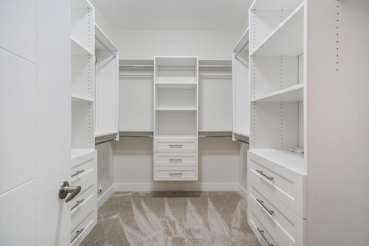 Sun Suite Surrey Bagian luar foto