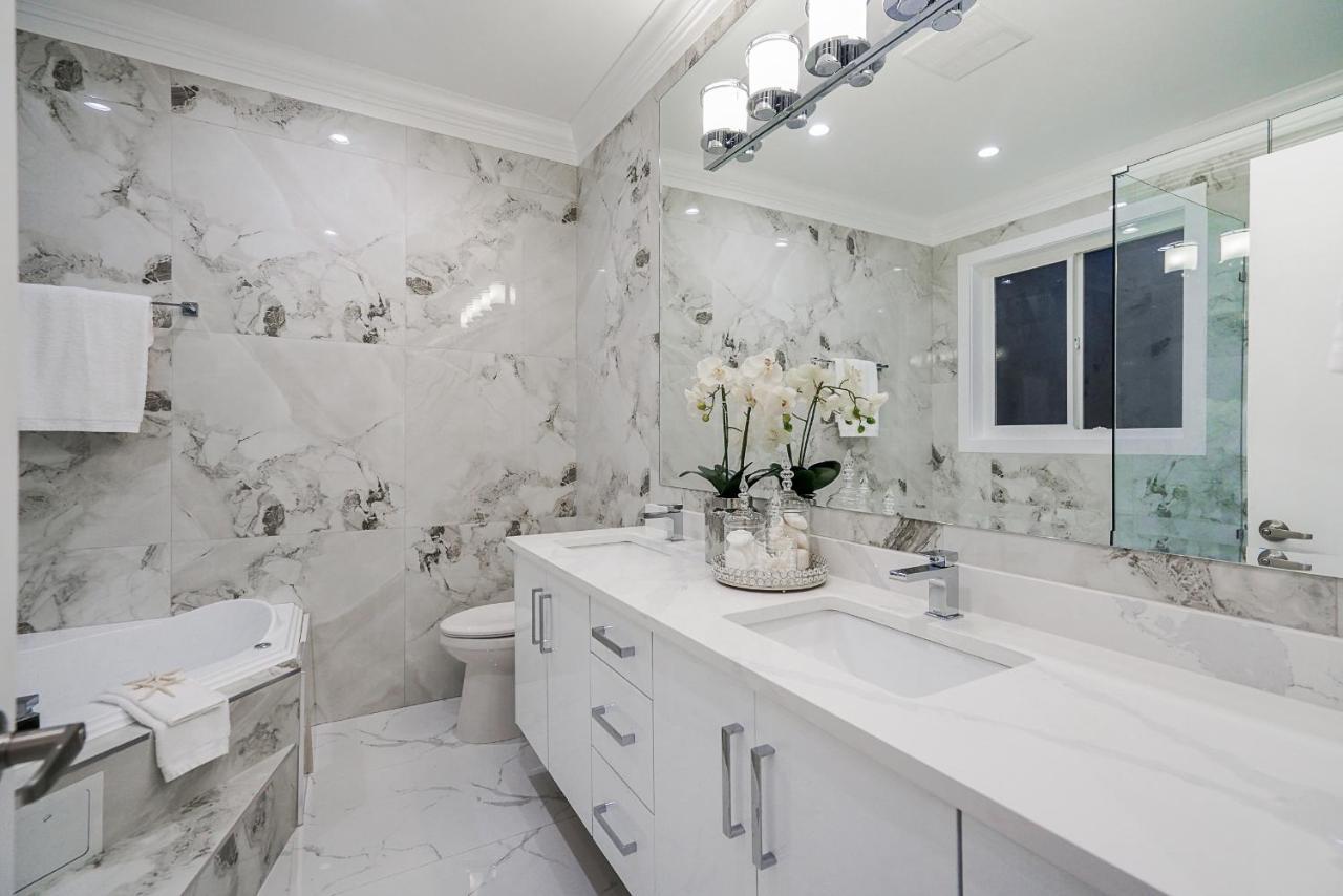 Sun Suite Surrey Bagian luar foto