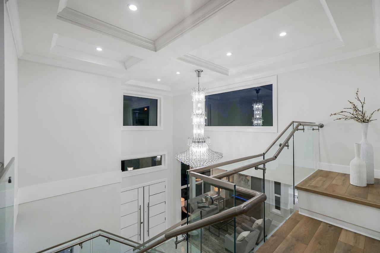 Sun Suite Surrey Bagian luar foto