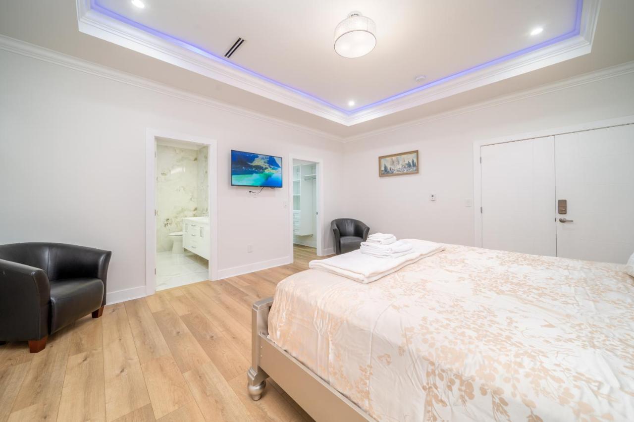 Sun Suite Surrey Bagian luar foto