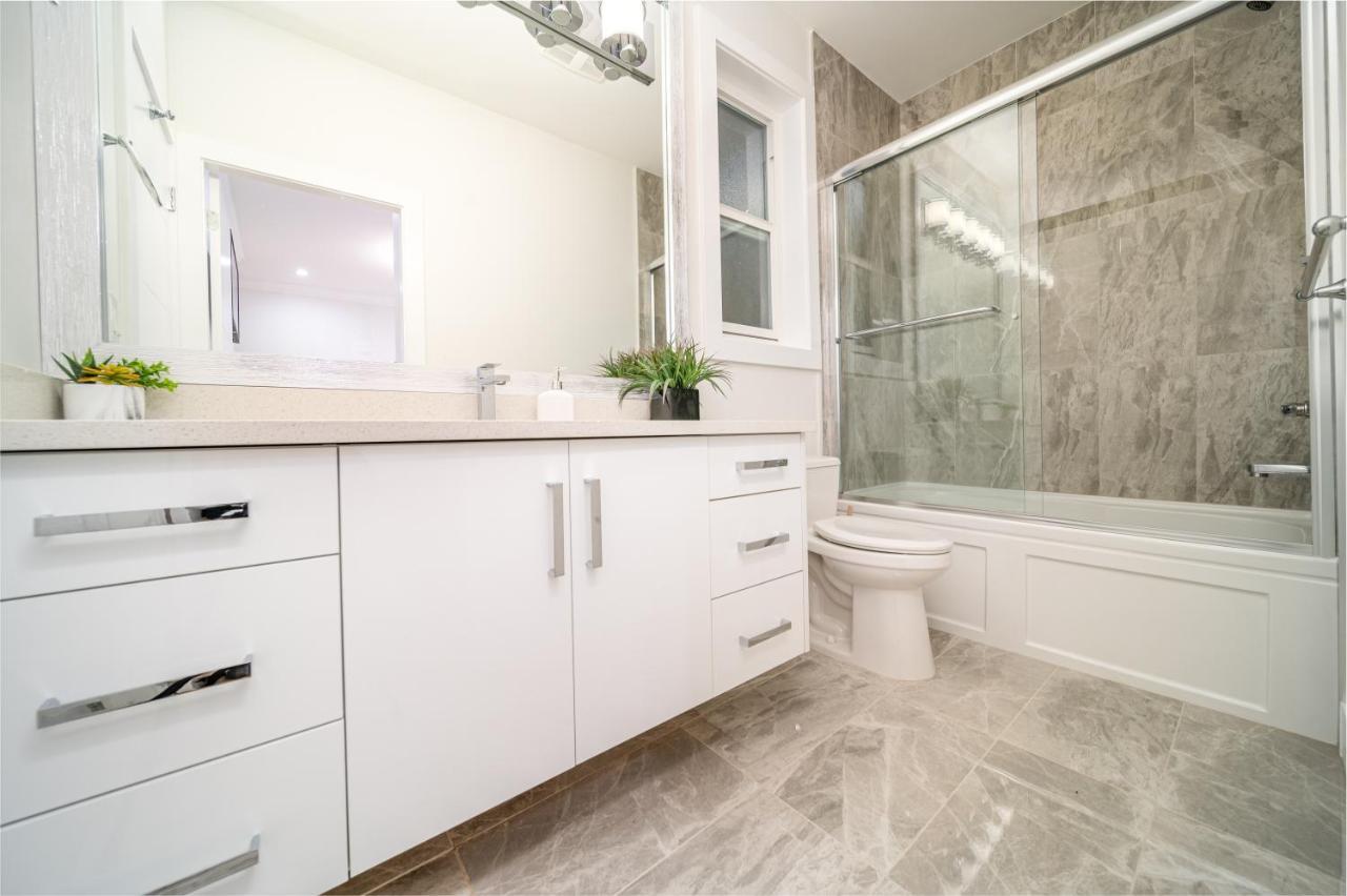 Sun Suite Surrey Bagian luar foto