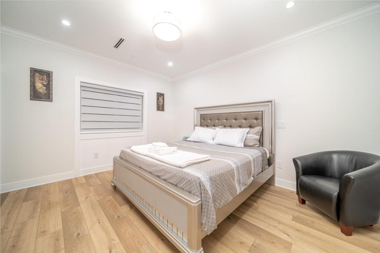 Sun Suite Surrey Bagian luar foto