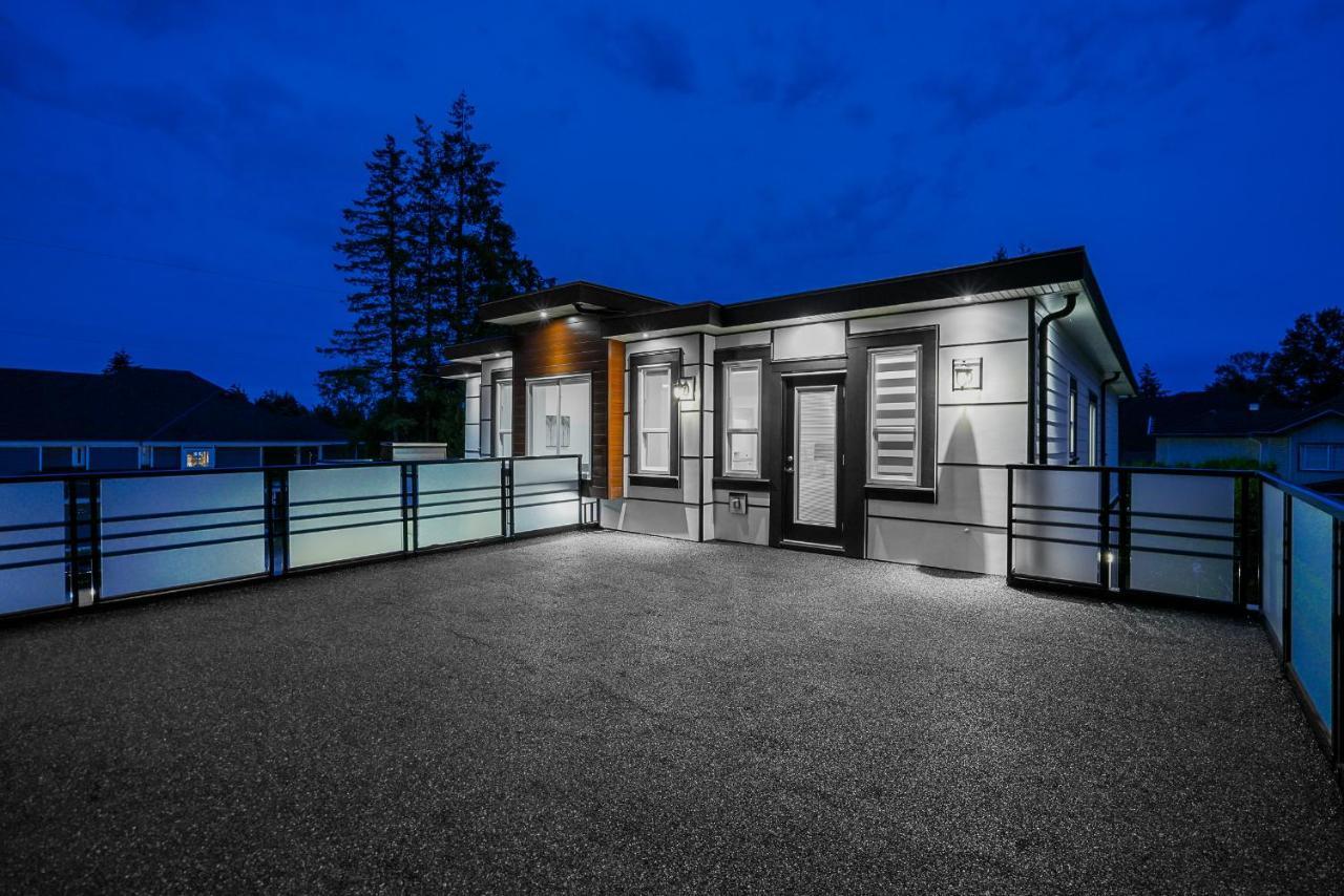 Sun Suite Surrey Bagian luar foto